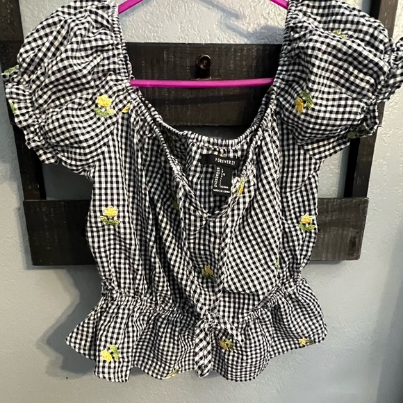 Forever21 Off the Shoulder Top - Picture 5 of 6